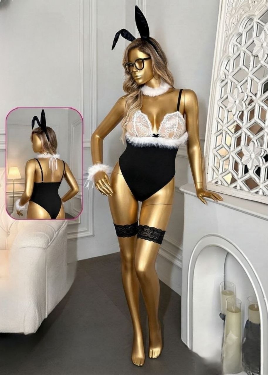 COSTUME